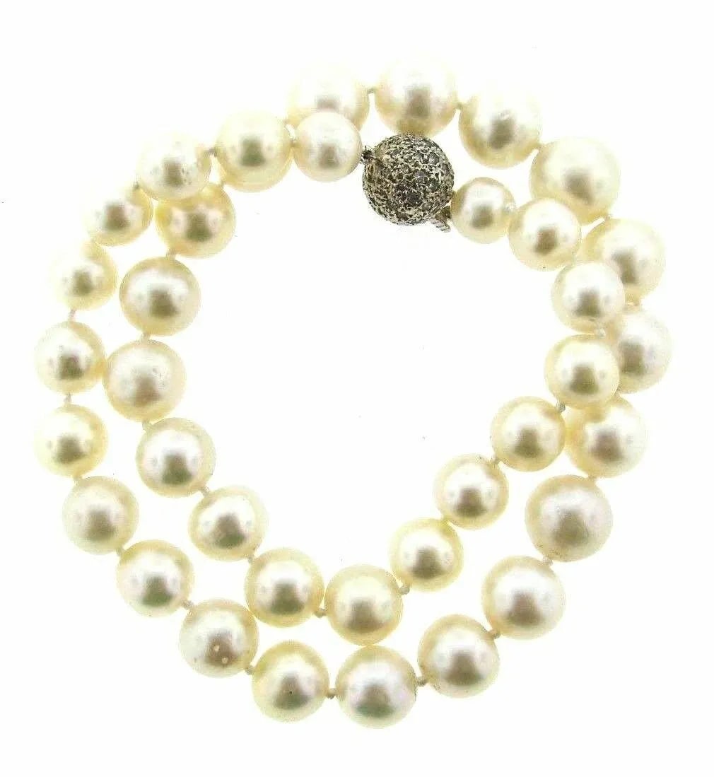 14K WHITE GOLD, DIAMOND & SOUTH SEA PEARL NECKLACE STRAND: 14K WHITE GOLD, DIAMOND & SOUTH SEA PEARL NECKLACE STRAND DK/NS Modern 14k White Gold, Diamond & South Sea Pearl Strand Necklace Wonderful necklace that is a necessity in your collection. The weight i