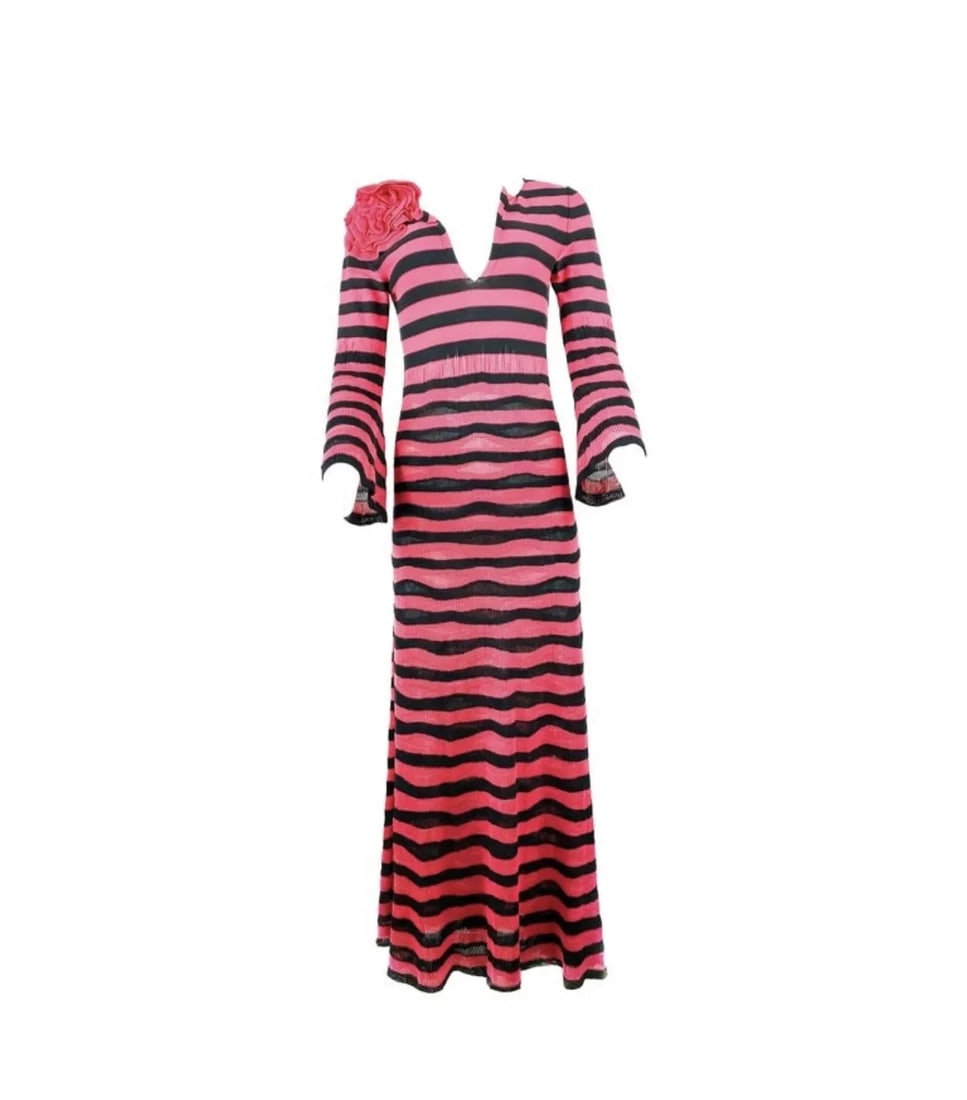 SONIA RYKIEL PARIS PINK AND NAVY STRIPED MAXI DRESS W/ FLOWER BROOCH SIZE 38: SONIA RYKIEL PARIS PINK AND NAVY STRIPED MAXI DRESS W/ FLOWER BROOCH SIZE 38 SONIA RYKIEL PARIS PINK AND NAVY STRIPED MAXI DRESS W/ FLOWER BROOCH SIZE 38 Size 38 100% Cotton Pink and navy stripped pat