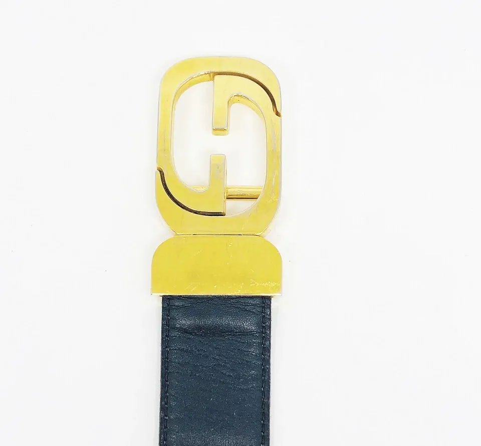 VINTAGE 1970'S GUCCI REVERSABLE NAVY GREY LEATHER GOLD G BUCKLE BELT: VINTAGE 1970'S GUCCI REVERSABLE NAVY GREY LEATHER GOLD G BUCKLE BELT VINTAGE 1970'S GUCCI REVERSABLE NAVY GREY LEATHER GOLD G BUCKLE BELT VINTAGE 1970's GUCCI Reversable Navy Grey Leather Gold G Buckl