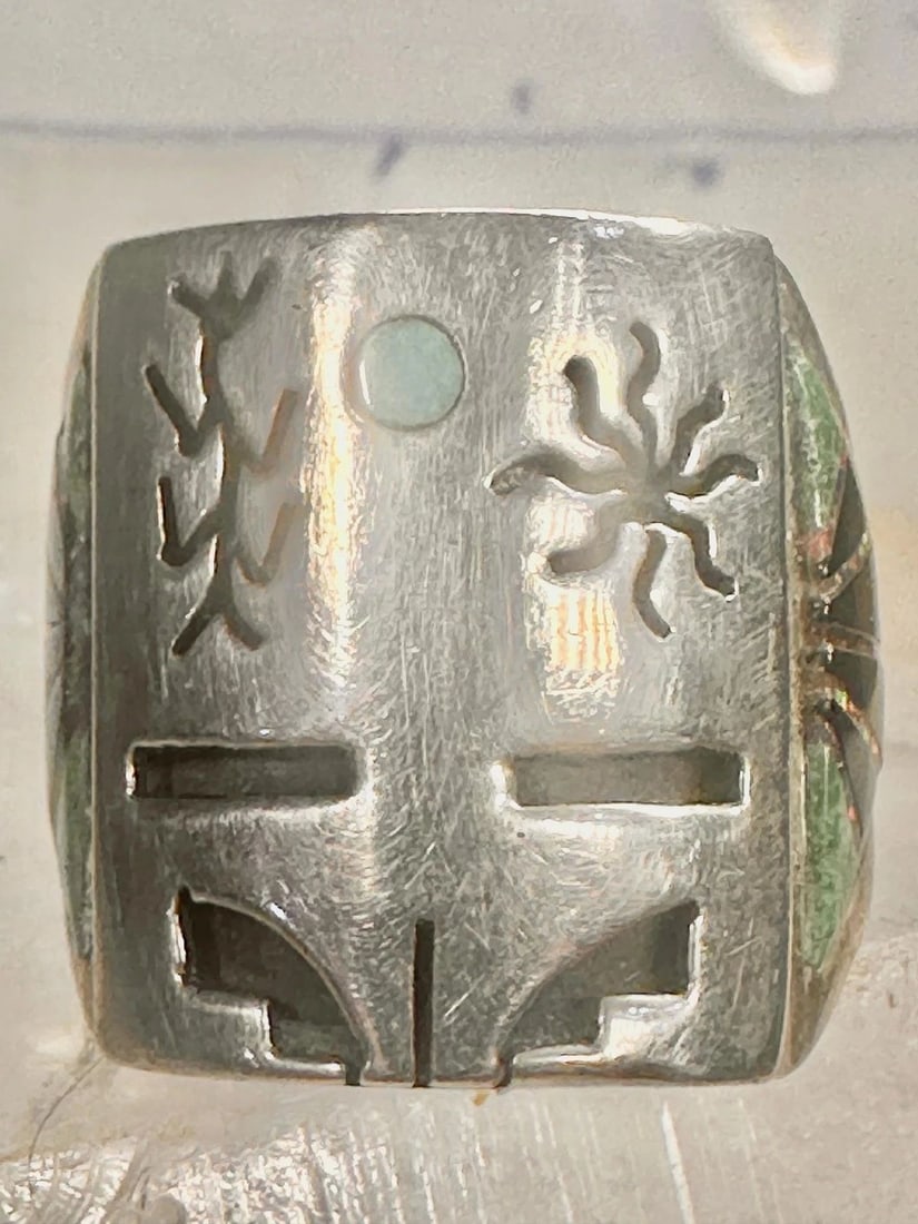 FERNANDO BENALLY RING SIZE 8.25 NAVAJO STERLING SILVER WOMEN MEN: FERNANDO BENALLY RING SIZE 8.25 NAVAJO STERLING SILVER WOMEN MEN Fernando Benally ring size 8.25 Navajo sterling silver women men From the "Medicine Mask" collection. The corn plant on the ring repres