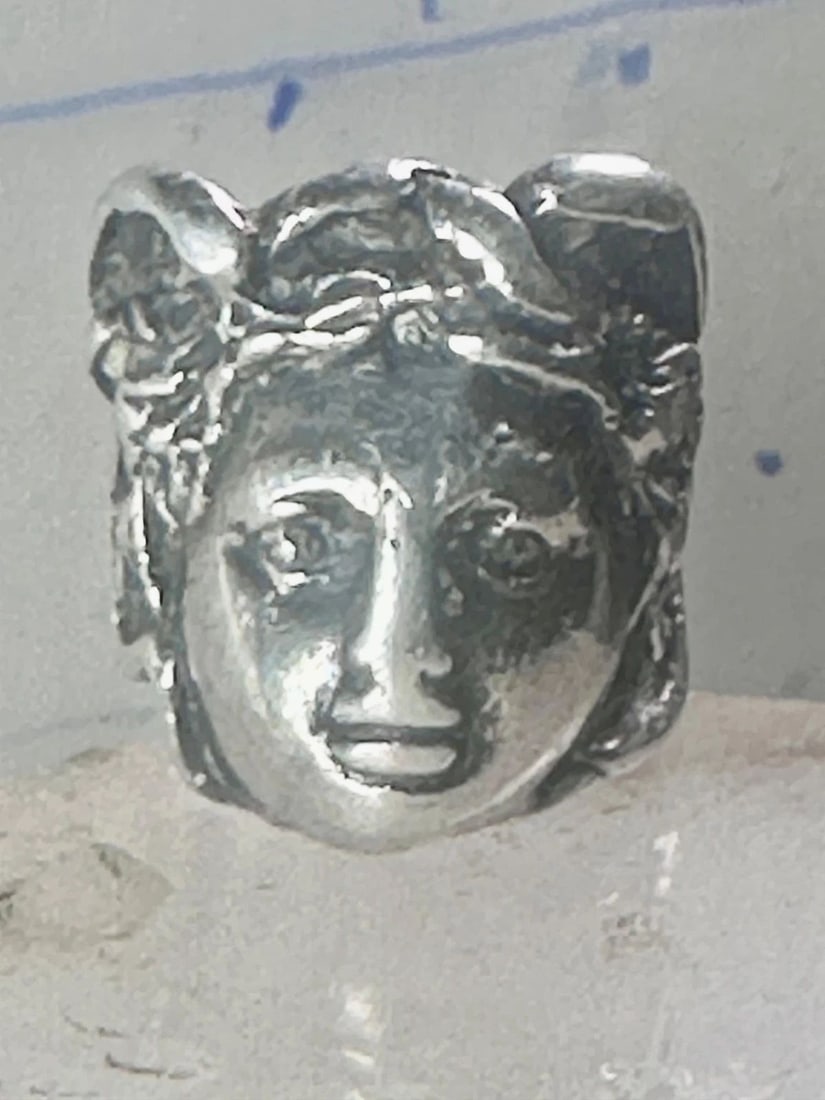 FACE RING CLASSIC MYTHOLOGY WOMAN BAND BIRDS OR SNAKES HEAD MEDUSA?STERLING SILV: FACE RING CLASSIC MYTHOLOGY WOMAN BAND BIRDS OR SNAKES HEAD MEDUSA?STERLING SILV Face ring classic mythology woman band birds or snakes head Medusa?sterling silver size 5.75 women Size 5.75 Weight 18.