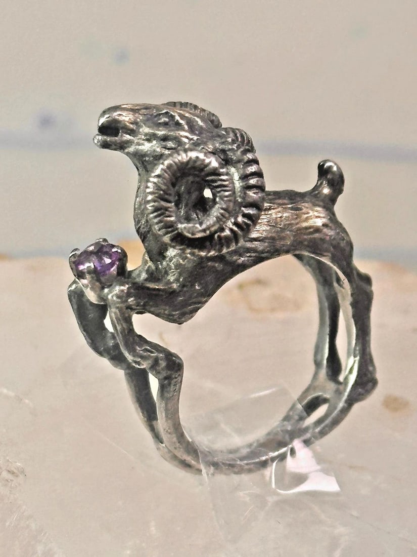 RAM RING SCULPTURAL ARIES BAND LEAVES SIZE 5.75 STERLING SILVER WOMEN: RAM RING SCULPTURAL ARIES BAND LEAVES SIZE 5.75 STERLING SILVER WOMEN Ram ring sculptural Aries band leaves size 5.75 sterling silver women Symbolizes perseverance, leadership, determination, strength
