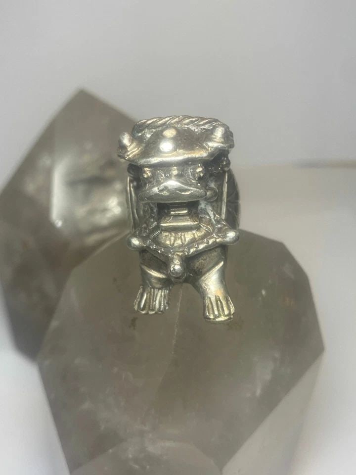 KACHINA RING FIGURATIVE STERLING SILVER MEN WOMEN: KACHINA RING FIGURATIVE STERLING SILVER MEN WOMEN Kachina ring figurative southwest sterling silver men women Size 8.25 Between a size 8.25 and a size 8.50 Weight 40.7g Width 1 3/8" Thinnest part of b