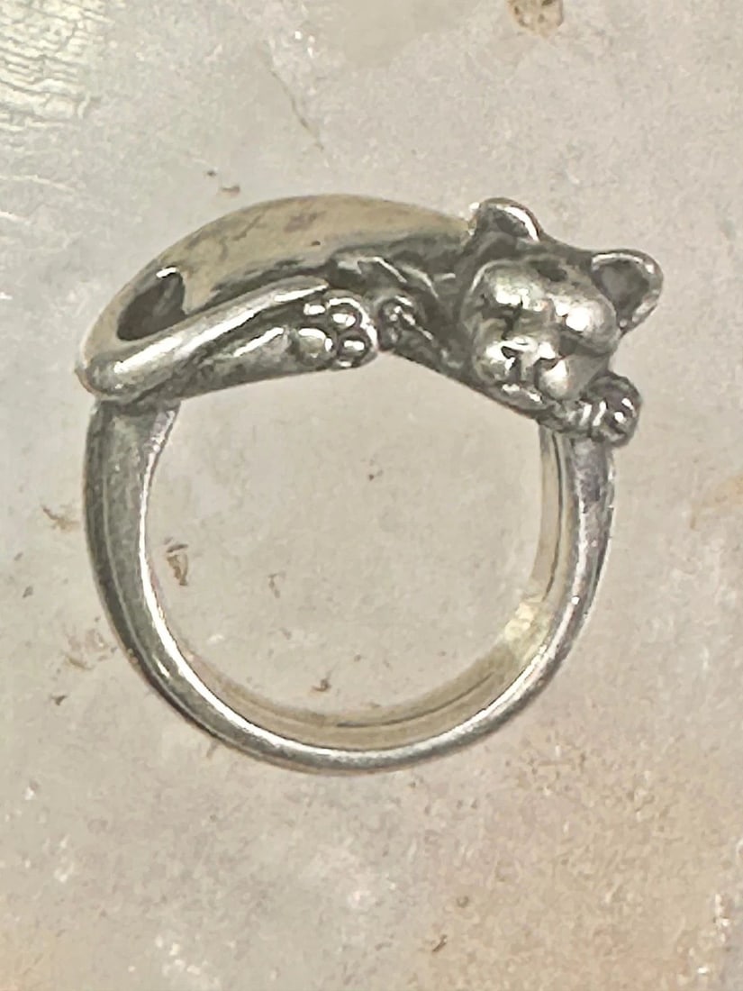 JAMES YESBERGER RING CAT BAND SIZE 5.25 STERLING SILVER WOMEN GIRLS: JAMES YESBERGER RING CAT BAND SIZE 5.25 STERLING SILVER WOMEN GIRLS James Yesberger ring cat band size 5.25 sterling silver women girls Size 5.25 Weight. 14g Length 5/8" Width. 7/8" Thinnest part of b