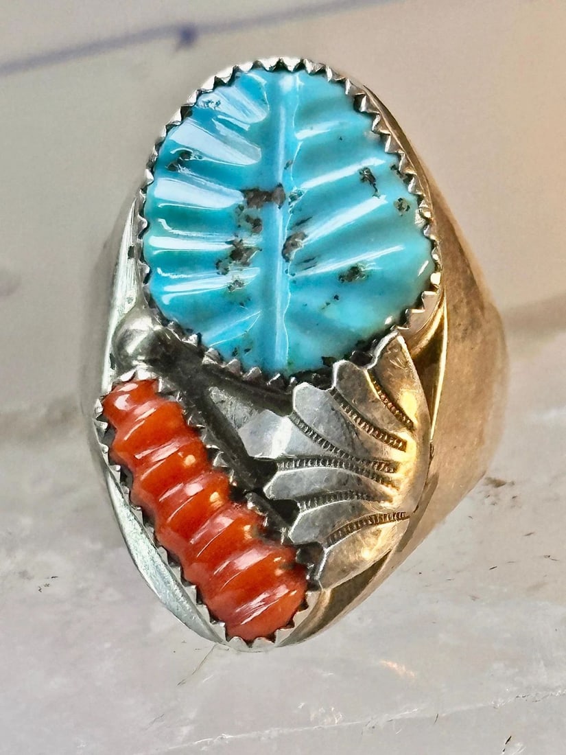 NAVAJO RING CARVED LEAVES HEAVY TURQUOISE CORAL SIZE 11 STERLING SILVER WOMEN ME: NAVAJO RING CARVED LEAVES HEAVY TURQUOISE CORAL SIZE 11 STERLING SILVER WOMEN ME Navajo ring carved leaves heavy turquoise coral size 11 sterling silver women men Size 11 Weight. 21.6g Length 1 3/16" 