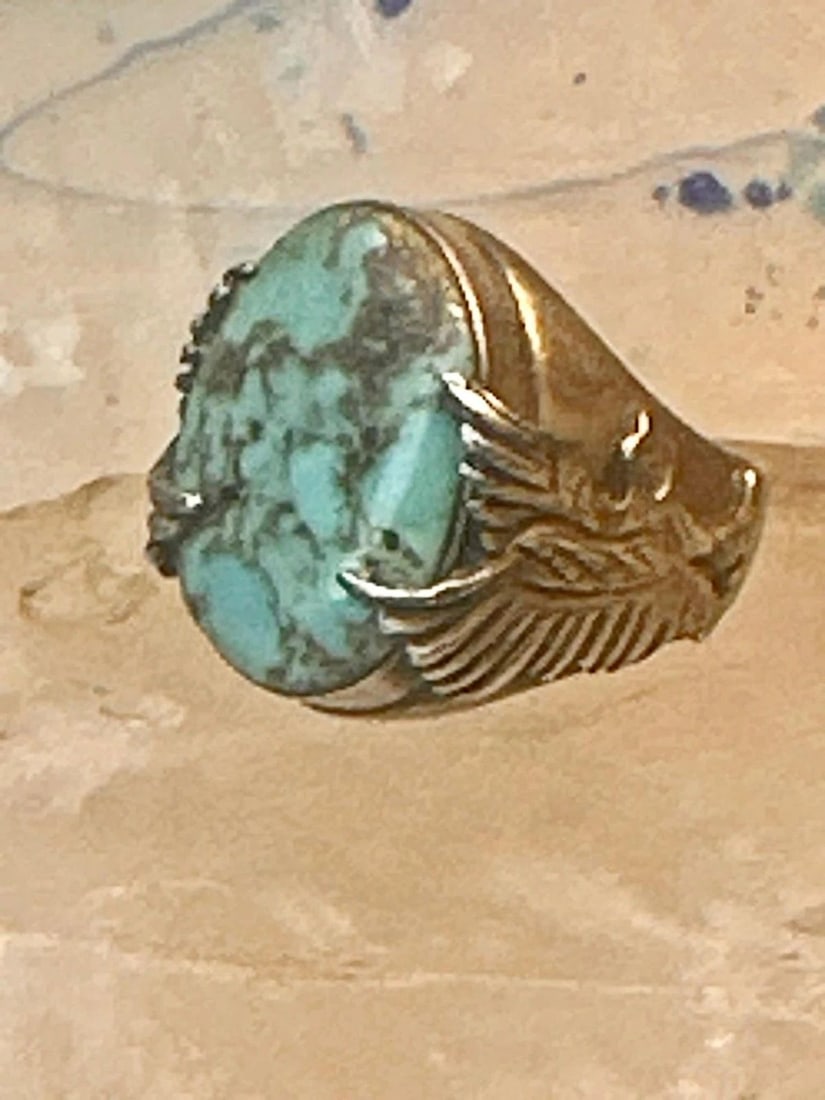 EAGLE RING NAVAJO TURQUOISE SIZE 8.25 STERLING SILVER WOMEN MEN: EAGLE RING NAVAJO TURQUOISE SIZE 8.25 STERLING SILVER WOMEN MEN Eagle ring Navajo turquoise size 8.25 Sterling silver women men Size 8.25 Between a size 8.25 and a 8.50 Weight 24.9g Length 7/8" Width 
