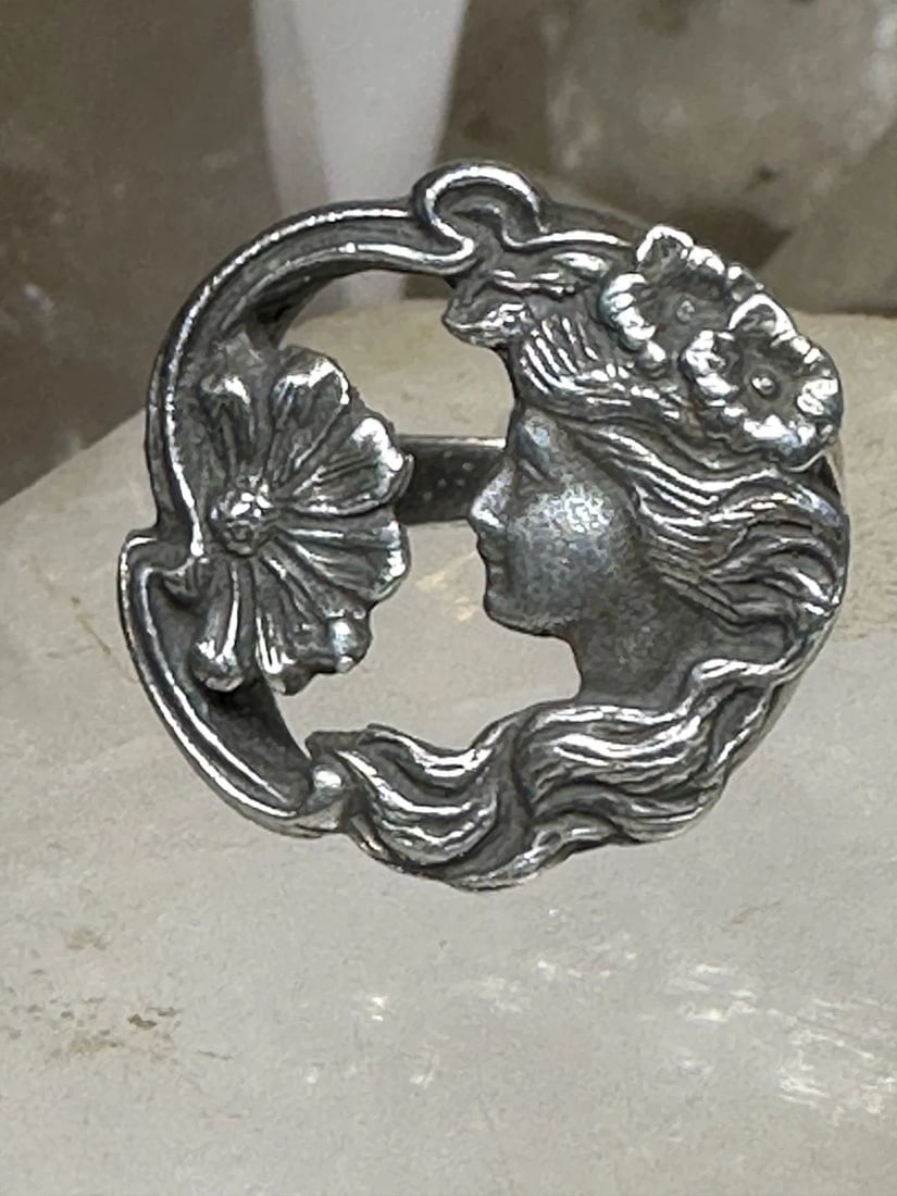 FACE RING FIGURATIVE ART DECO FLORAL FLOWER BAND SIZE 7 STERLING SILVER WOMEN: FACE RING FIGURATIVE ART DECO FLORAL FLOWER BAND SIZE 7 STERLING SILVER WOMEN Face ring figurative Art Deco floral flower band size 7 sterling silver women Size 7 Weight 9.9g Length 3/4" Width. 7/8" T