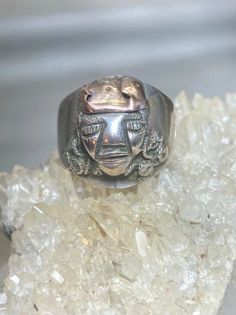 FACE RING SIZE 8 TRIBAL WOMEN FIGURATIVE SOUTHWEST BAND STERLING SILVER WOMEN: FACE RING SIZE 8 TRIBAL WOMEN FIGURATIVE SOUTHWEST BAND STERLING SILVER WOMEN Face ring tribal women band sterling silver women Detailed w Some type of overlay on top of her head Size 8 Weight 12.6g l