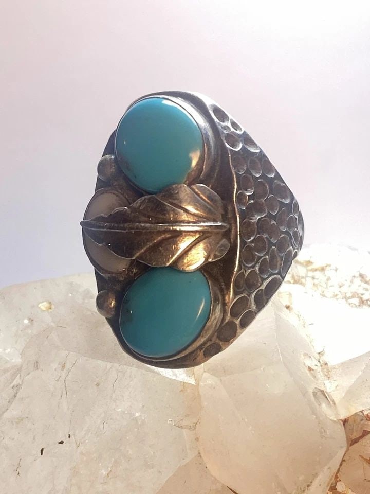 TURQUOISE RING SIZE 11.25 NAVAJO SOUTHWEST LEAF STERLING SILVER WOMEN MEN: TURQUOISE RING SIZE 11.25 NAVAJO SOUTHWEST LEAF STERLING SILVER WOMEN MEN Turquoise ring southwest leaf sterling silver women men Size 11.25 Weight 21.4g Length. 1 1/4" Width. 1/2" Thinnest part of ba