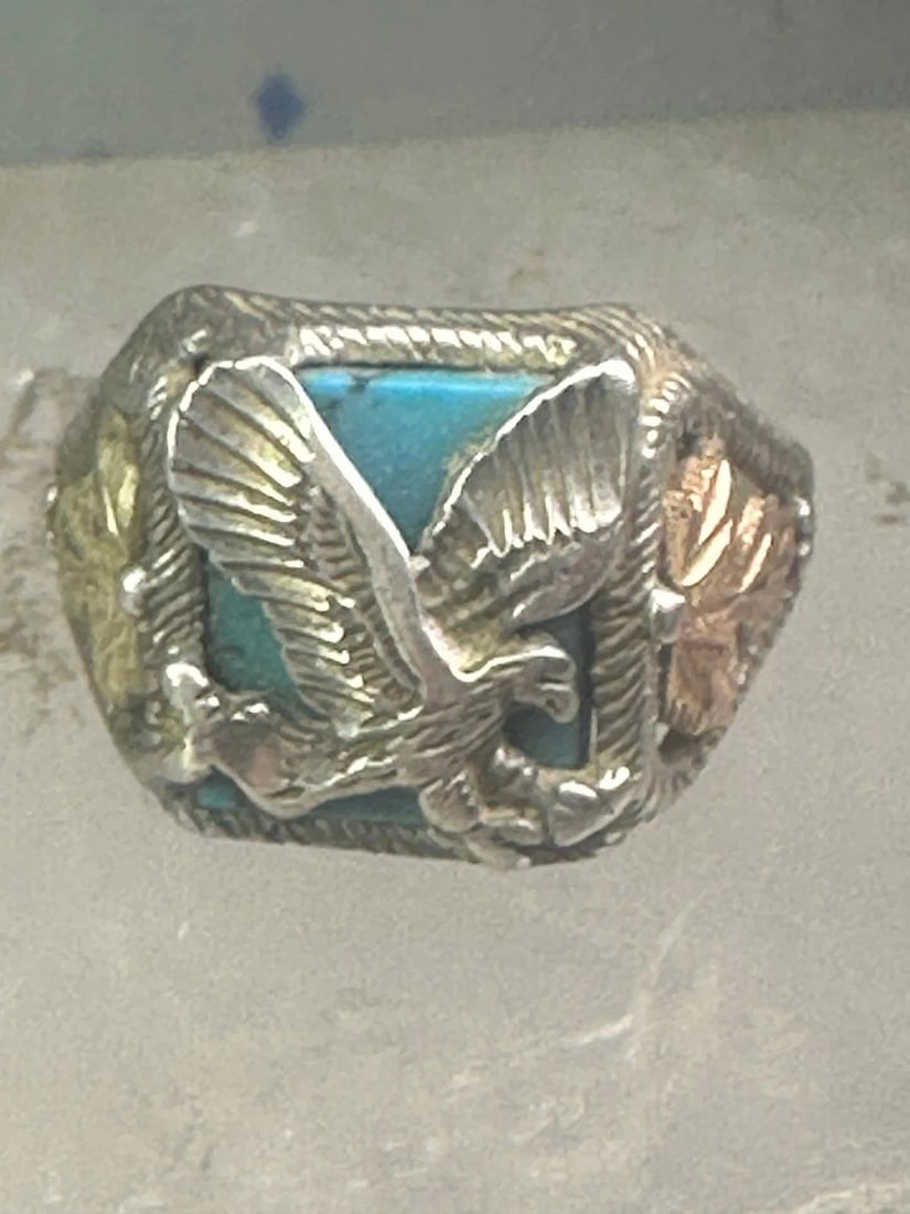 EAGLE RING TURQUOISE BLACK HILLS GOLD LEAVES BAND SIZE 7 STERLING SILVER WOMEN G: EAGLE RING TURQUOISE BLACK HILLS GOLD LEAVES BAND SIZE 7 STERLING SILVER WOMEN G Eagle ring turquoise band Black Hills Gold leaves size 7 sterling silver women girls men Size 7 Weight 4.5g Length 1/2"