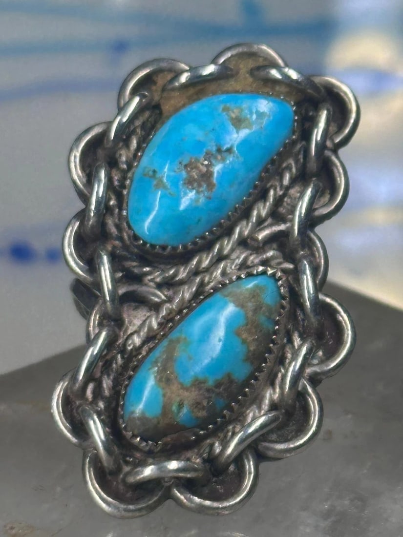NAVAJO LONG RING TURQUOISE SIZE 6.50 BRUTALIST CHAIN STERLING SILVER WOMEN GIRLS: NAVAJO LONG RING TURQUOISE SIZE 6.50 BRUTALIST CHAIN STERLING SILVER WOMEN GIRLS Navajo long ring turquoise size 6.50 brutalist chain sterling silver women girls Size 6.50 Weight 11.6g Length. 1 1/2" 