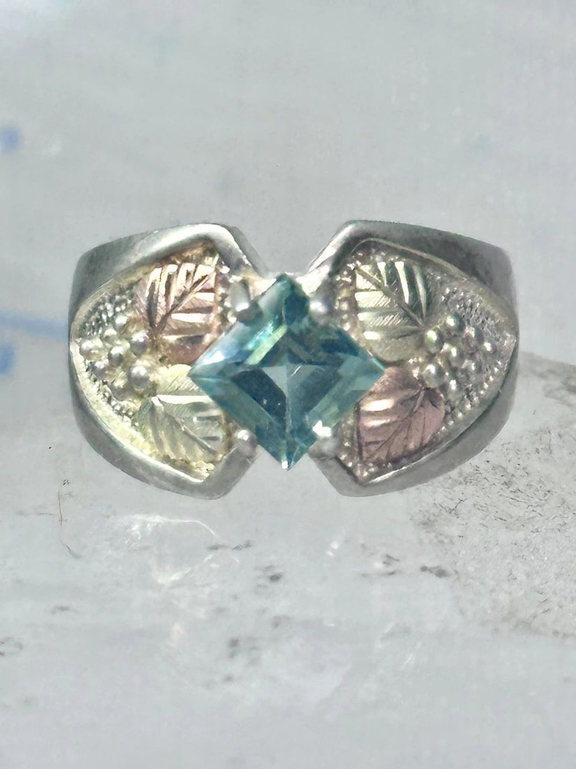 BLACK HILLS GOLD RING AQUAMARINE BLUE COLOR STONE LEAVES BAND SIZE 5.75 STERLING: BLACK HILLS GOLD RING AQUAMARINE BLUE COLOR STONE LEAVES BAND SIZE 5.75 STERLING Black Hills Gold Ring aquamarine blue color stone leaves band size 5.75 sterling silver women pinky 12K over sterling s