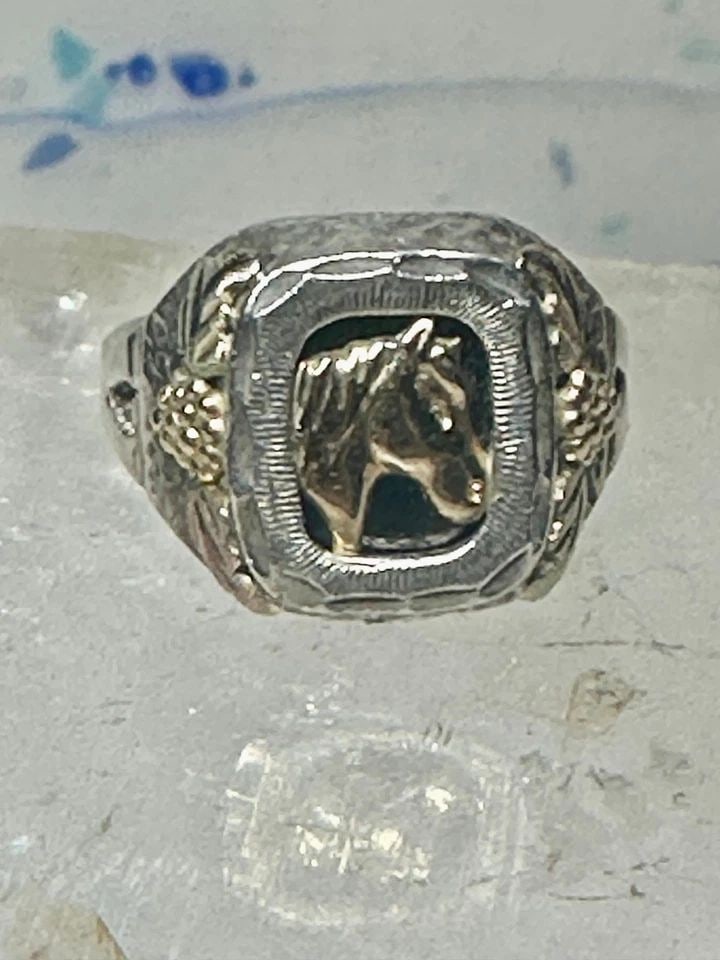 BLACK HILLS GOLD RING ONYX HORSE LEAVES COWGIRL BAND STERLING SILVER SIZE 6 WOME (1 of 1)