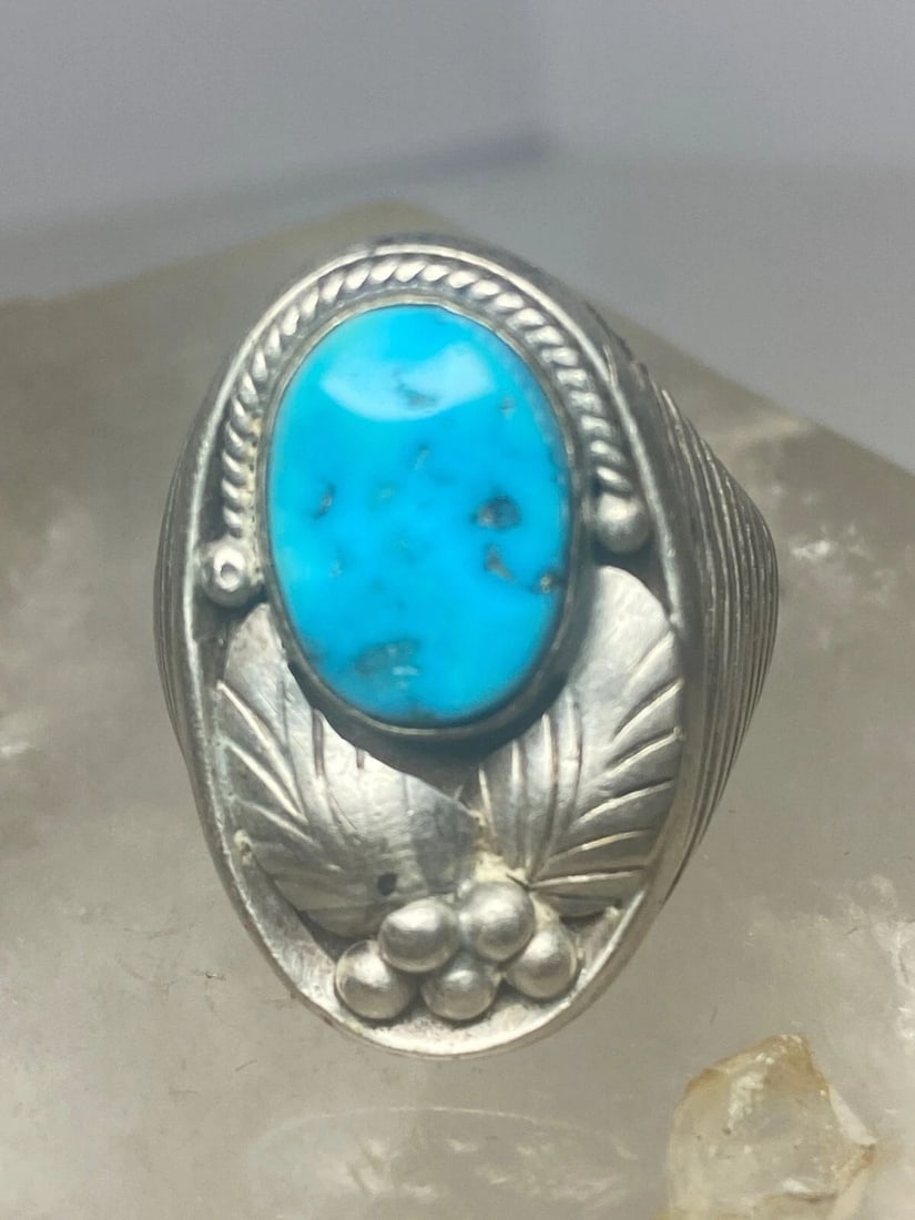 TURQUOISE RING SIZE 10 SOUTHWEST STERLING SILVER WOMEN MEN: TURQUOISE RING SIZE 10 SOUTHWEST STERLING SILVER WOMEN MEN Turquoise ring southwest sterling silver women men Size 10 Weight 17.3g Length. 1 1/8" Thinest part of band 5/8" Rise above finger 3/16"