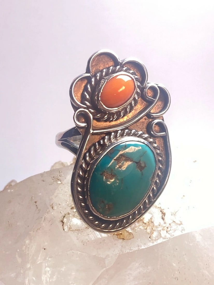 TURQUOISE RING SIZE 10 CORAL SOUTHWEST STERLING SILVER WOMEN: TURQUOISE RING SIZE 10 CORAL SOUTHWEST STERLING SILVER WOMEN Turquoise ring coral southwest sterling silver women girls Size 10 Between a size 10 and a size 10.25 Weight 9.6g Length. 1. 1/2" Width. 7/