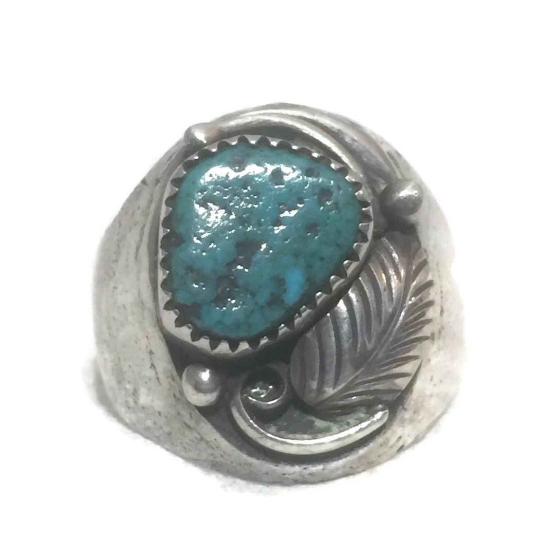 VINTAGE STERLING SILVER SOUTHWEST TRIBAL TURQUOISE RING SIZE 11.75: VINTAGE STERLING SILVER SOUTHWEST TRIBAL TURQUOISE RING SIZE 11.75 Vintage Sterling Silver Southwest Turquoise Ring Men Size 11.75 Weight 19g Widest Part of Band