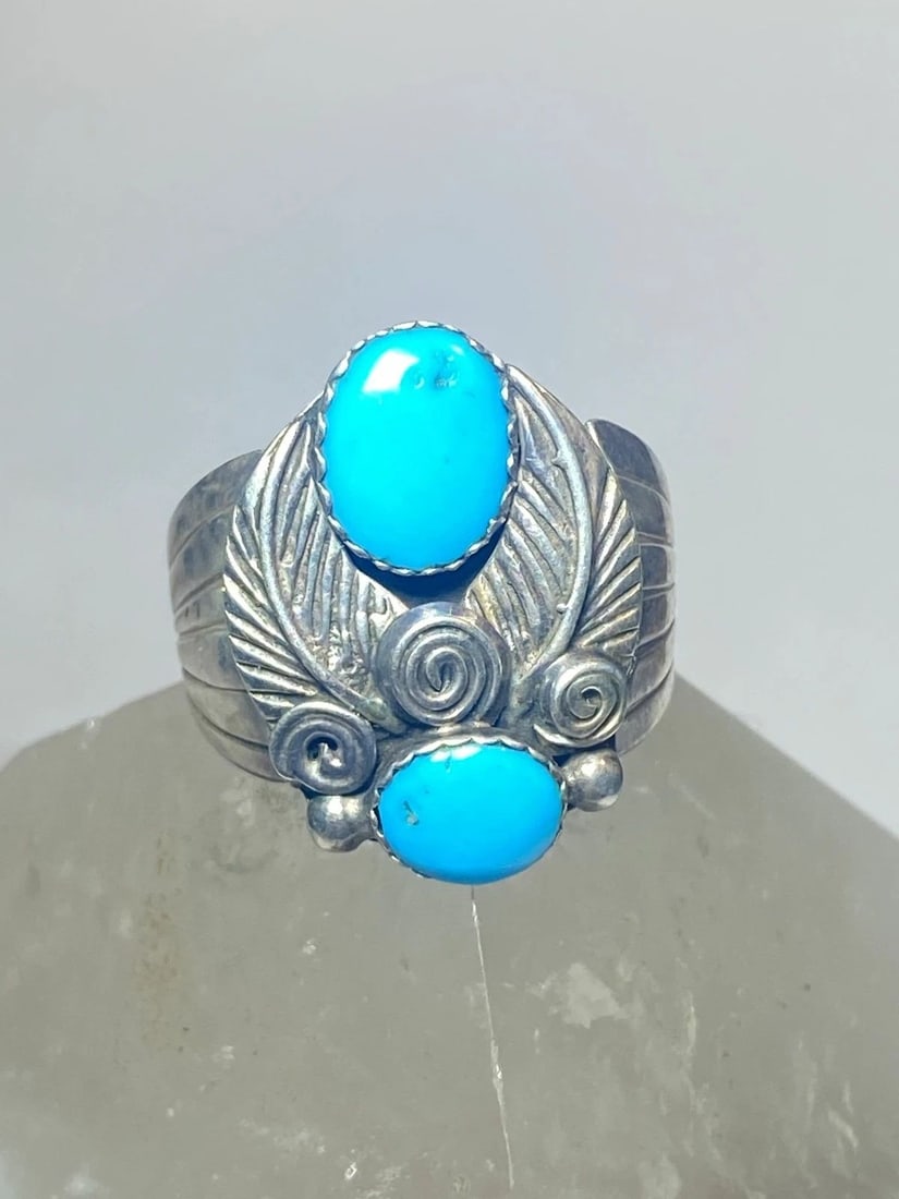 TURQUOISE RING NAVAJO SOUTHWEST FEATHERS SPIRAL STERLING SILVER WOMEN MEN: TURQUOISE RING NAVAJO SOUTHWEST FEATHERS SPIRAL STERLING SILVER WOMEN MEN Turquoise ring Navajo southwest feathers spiral sterling silver women men Size 8.75 Between a size 8.75 and a size 9 Weight 9.