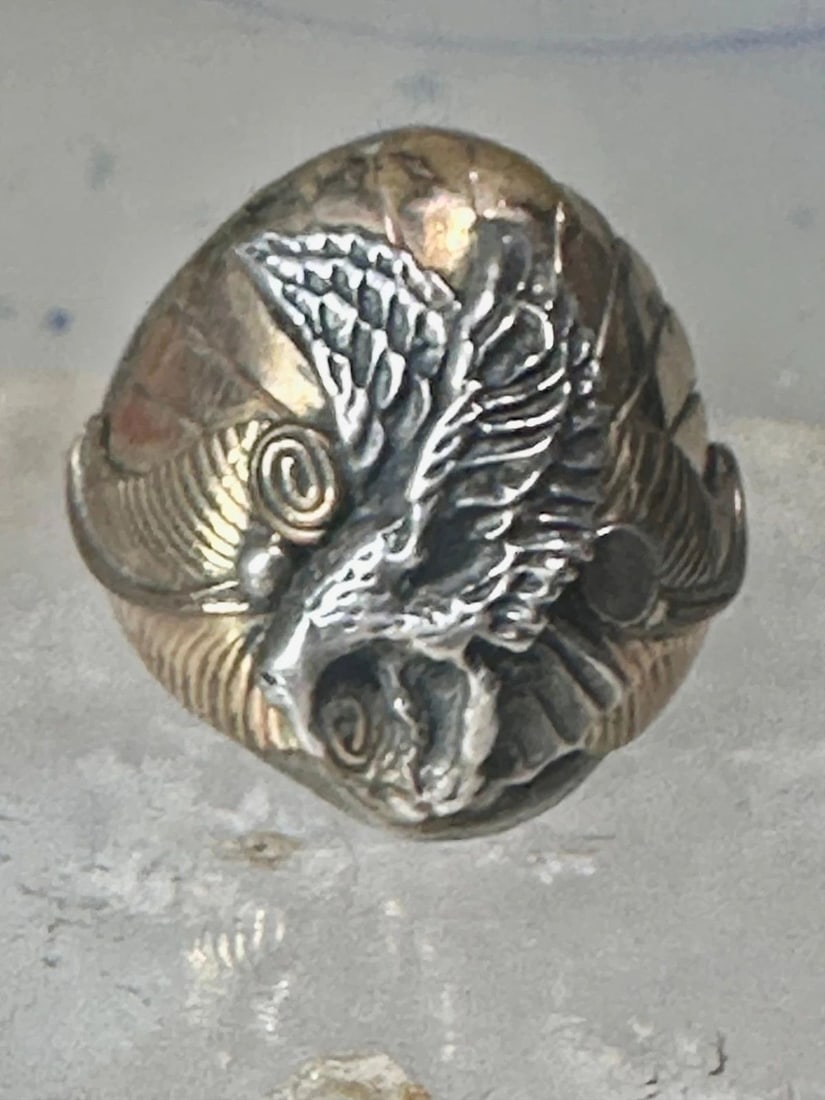 NAVAJO EAGLE RING SIZE 12 STERLING SILVER WOMEN MEN (UNKNOWN GOLD OVER FEATHERS) (1 of 2)