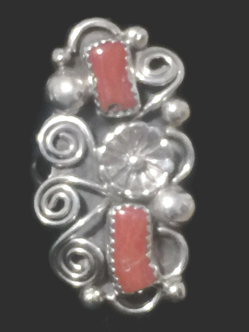 VINTAGE NAVAJO NATIVE AMERICAN LONG CORAL STERLING SILVER TRIBAL RING SIZE 9.50 (1 of 2)