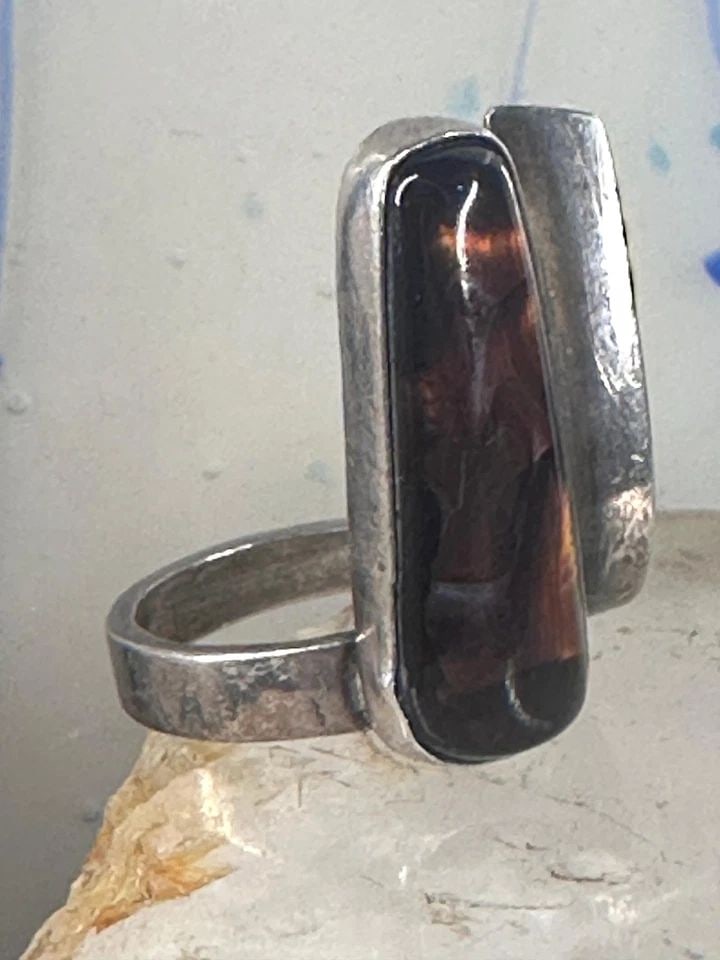 FIRE AGATE RING LONG MODERN BRUTALIST SIZE 6.50 STERLING SILVER WOMEN: FIRE AGATE RING LONG MODERN BRUTALIST SIZE 6.50 STERLING SILVER WOMEN Fire Agate ring long modern brutalist size 6.50 sterling silver women Size 6.50 Between a size 6.50 and a size 6.75 Not Adjustable