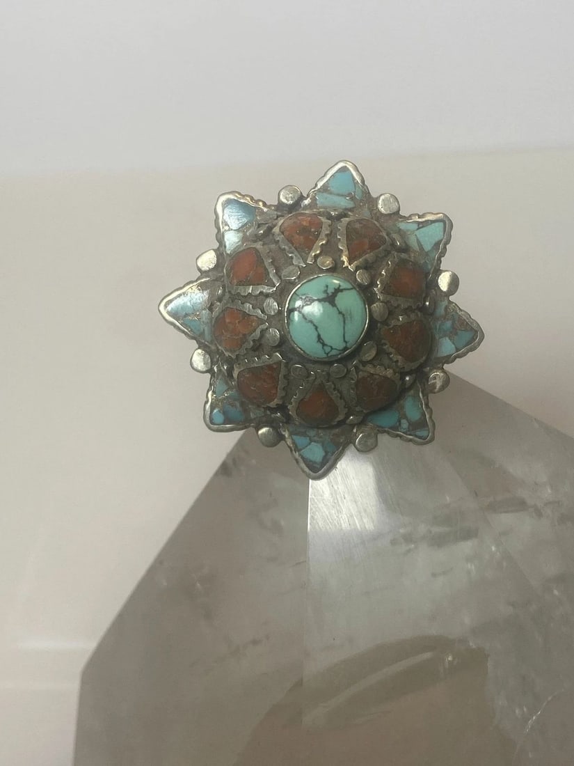 TURQUOISE RING FLOWER FLORAL TRIBAL CORAL STERLING SILVER WOMEN GIRLS: TURQUOISE RING FLOWER FLORAL TRIBAL CORAL STERLING SILVER WOMEN GIRLS Turquoise Ring flower floral tribal Coral sterling silver women Boho Size 9.25 Between a size 9.25 and a size 9.50 Weight 23.6g Le