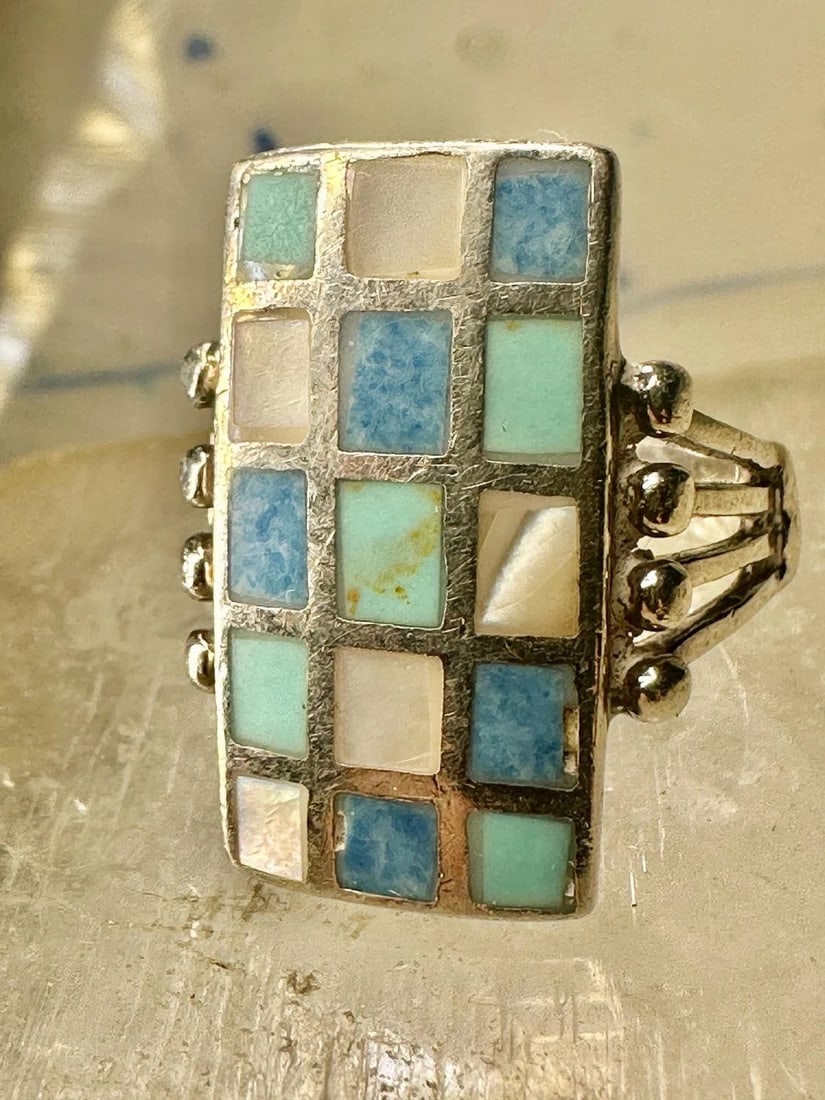 TURQUOISE RING MOP SOUTHWEST CHECKERBOARD SIZE 6.25 STERLING SILVER WOMEN MEN: TURQUOISE RING MOP SOUTHWEST CHECKERBOARD SIZE 6.25 STERLING SILVER WOMEN MEN Turquoise ring MOP Southwest checkerboard Size 6.25 Sterling Silver women men Size 6.25 Weight 8.5g Length. 7/8" Width 1/2