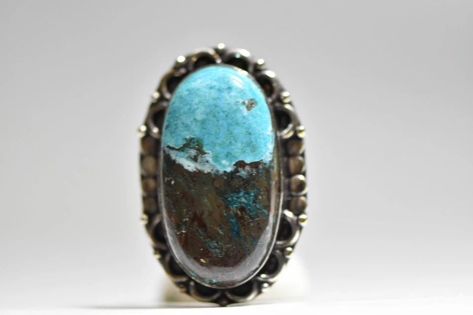 TURQUOISE RING LONG NAVAJO VINTAGE STERLING SILVER WOMEN: TURQUOISE RING LONG NAVAJO VINTAGE STERLING SILVER WOMEN Turquoise ring long southwest vintage sterling silver women size 5.50 weight 13.9g Widest part of band 1 3/4" Thinnest part of band 1/8" Delive