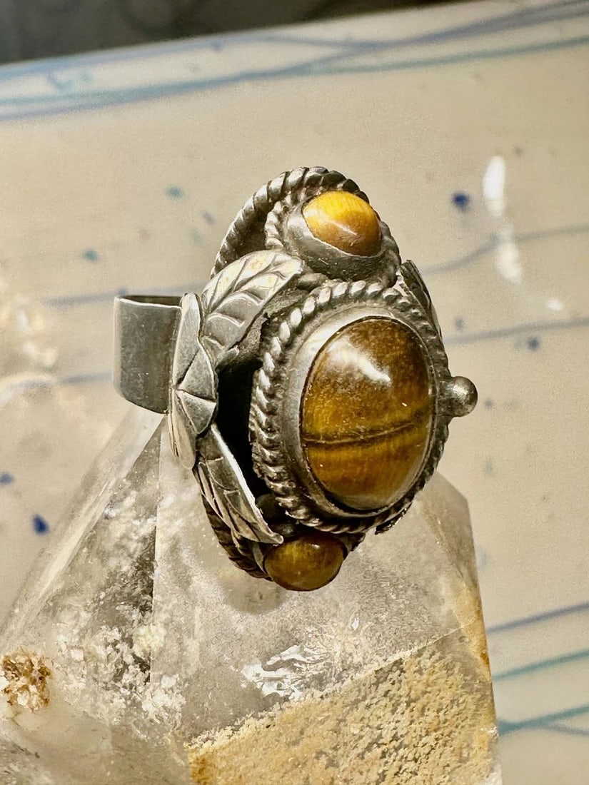 POISON RING TIGER EYE SIZE 7.50 MEXICO STERLING SILVER WOMEN: POISON RING TIGER EYE SIZE 7.50 MEXICO STERLING SILVER WOMEN Poison ring tiger eye size 7.50 Mexico sterling silver women The lid closes very tight and the lid does open but not all the way ... Size 7