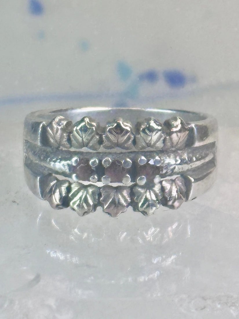 BLACK HILLS GOLD RING GARNET FLORAL WEDDING BAND LEAVES SIZE 7 STERLING SILVER W: BLACK HILLS GOLD RING GARNET FLORAL WEDDING BAND LEAVES SIZE 7 STERLING SILVER W Black Hills Gold ring garnet floral wedding band leaves size 7 sterling silver women Size 7 Between a size 7 and a size