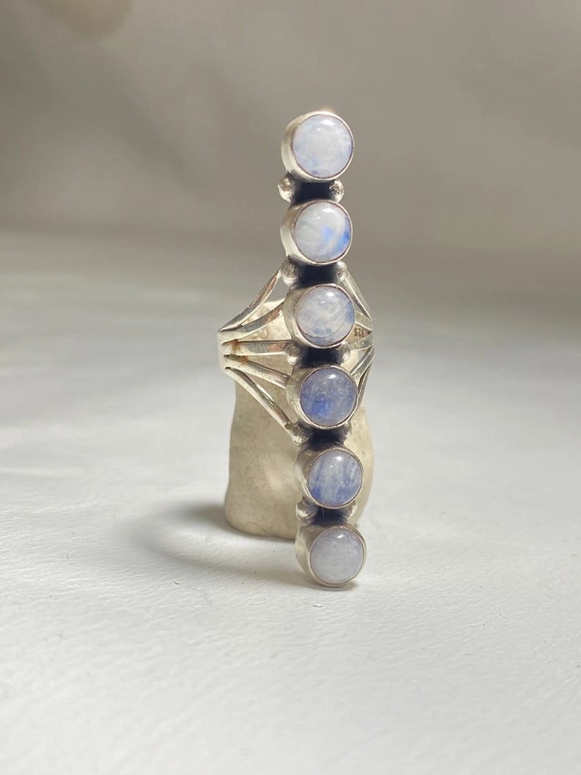 MOONSTONE RING LONG SOUTHWEST WOMEN STERLING SILVER SIZE 8: MOONSTONE RING LONG SOUTHWEST WOMEN STERLING SILVER SIZE 8 Moonstone ring long southwest women sterling silver Size 8 Weight 15.3g Length. 2 3/16" Width 11/32" Thinnest part of band 1/8" Free Domestic