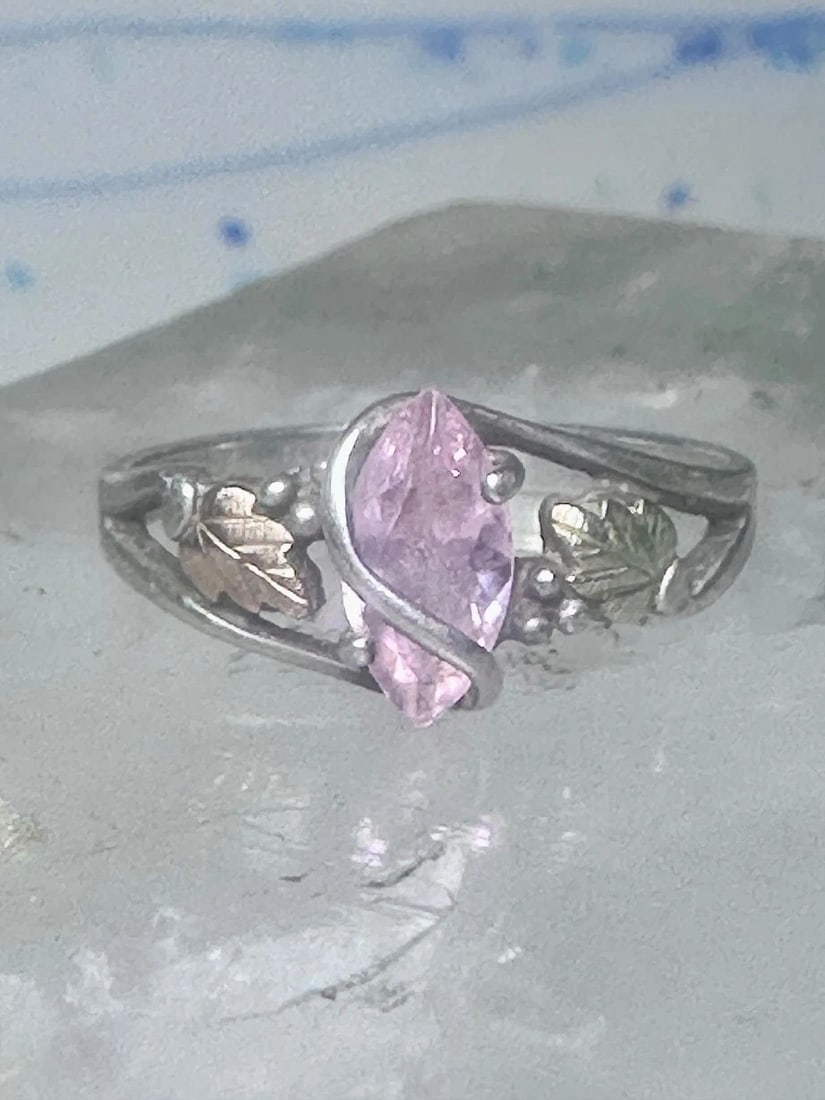 BLACK HILLS GOLD RING PINK ICE STERLING SILVER PINKY CCO SIZE 5.2 12K OVER STERL: BLACK HILLS GOLD RING PINK ICE STERLING SILVER PINKY CCO SIZE 5.2 12K OVER STERL Black Hills Gold ring pink ice sterling silver pinky CCO size 5.25 12K over sterling women Size 5.25 Weight 14.4g Width