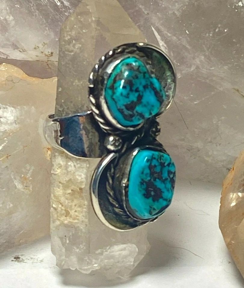 TURQUOISE SOUTHWEST RING LONG STERLING SILVER MEN WOMEN SIZE 7.50: TURQUOISE SOUTHWEST RING LONG STERLING SILVER MEN WOMEN SIZE 7.50 Turquoise southwest ring long sterling silver men women Size. 7.50 Weight 6.7g Length. 1 1/4" Width. 5/8" Narrowest part of ba