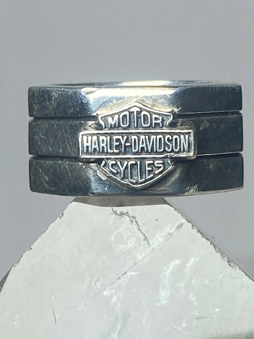 HARLEY DAVIDSON RING BIKER PINKY STERLING SILVER WOMEN MEN: HARLEY DAVIDSON RING BIKER PINKY STERLING SILVER WOMEN MEN Harley Davidson ring biker pinky sterling silver women men Size 5.75 Weight 13.8g Width 7/16"
