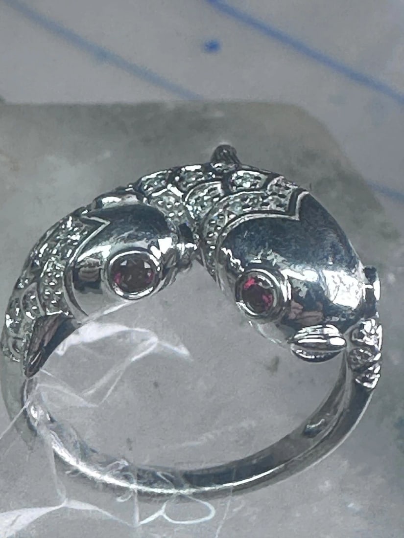 KOI FISH RING SIGNED EA FISH BAND SIZE 8 PINKY STERLING SILVER WOMEN GIRLS: KOI FISH RING SIGNED EA FISH BAND SIZE 8 PINKY STERLING SILVER WOMEN GIRLS Koi fish Ring signed EA fish band size 8 pinky sterling silver women girls Size 8 Weight 5.2g Width 5/8" Thinnest part of ban