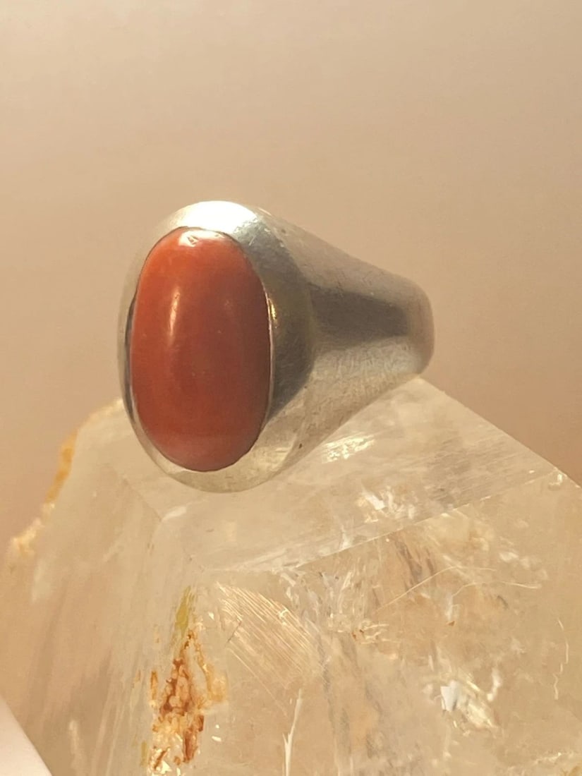 CORAL RING SIZE 6.50 SOLID BAND STERLING SILVER MEN WOMEN: CORAL RING SIZE 6.50 SOLID BAND STERLING SILVER MEN WOMEN Coral ring solid band sterling silver men women Size 6.50 Between. size 6.50 and a size 6.75 Weight 16.6g Length 3/4" Width. 3/8" Thinnest par