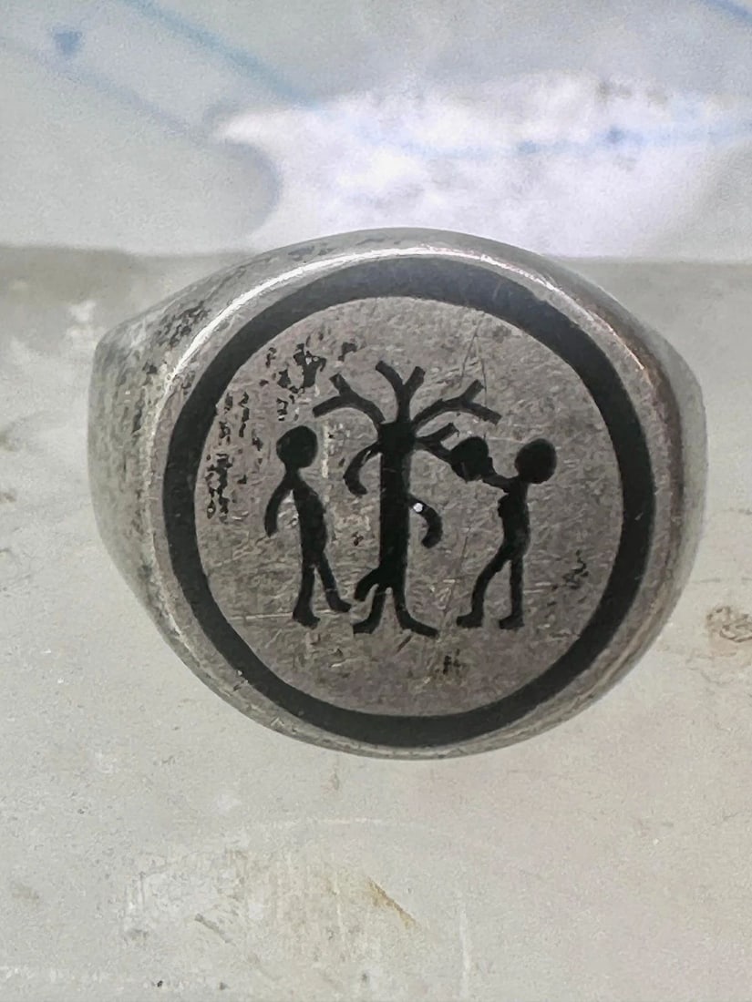 ADAM EVE RING RELIGIOUS MEXICO BAND SIZE 9 STERLING SILVER WOMEN MEN: ADAM EVE RING RELIGIOUS MEXICO BAND SIZE 9 STERLING SILVER WOMEN MEN Adam Eve ring w Apple Religious Mexico band size 9 sterling silver women men Size 9 Between a size 9 and a size 9.25 Weight 12.1g L