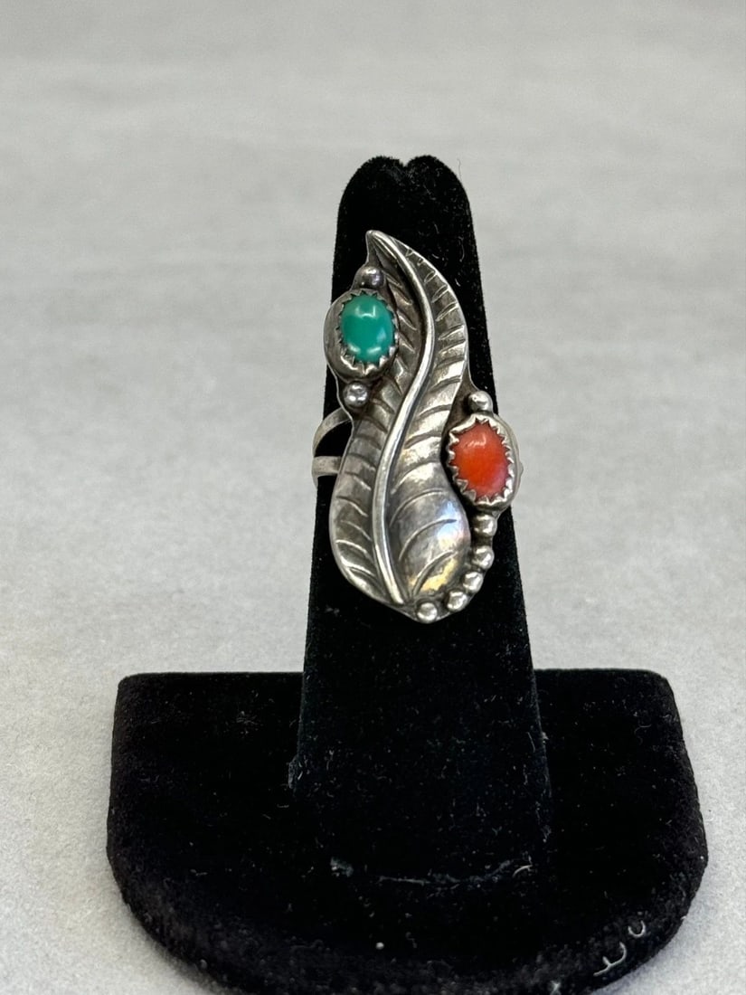 OLD PAWN NAVAJO STERLING SILVER FEATHER TURCUOISE AND CORAL RING. SIZE 6 3/4: OLD PAWN NAVAJO STERLING SILVER FEATHER TURCUOISE AND CORAL RING. SIZE 6 3/4 Old Pawn Navajo Sterling Silver Feather with Turcuoise and Coral Ring. Size 6 3/4 .. 1 3/8” tall