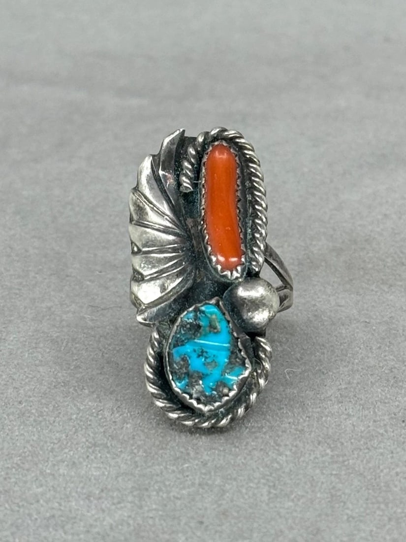 OLD PAWN NAVAJO STERLING SILVER RING WITH TURCUOISE AND CORAL. SIZE 5 1/4: OLD PAWN NAVAJO STERLING SILVER RING WITH TURCUOISE AND CORAL. SIZE 5 1/4 Old Pawn Navajo Sterling Silver Ring with Turcuoise and Coral. Signed RHY. Size 5 1/4 1 1/4” tall