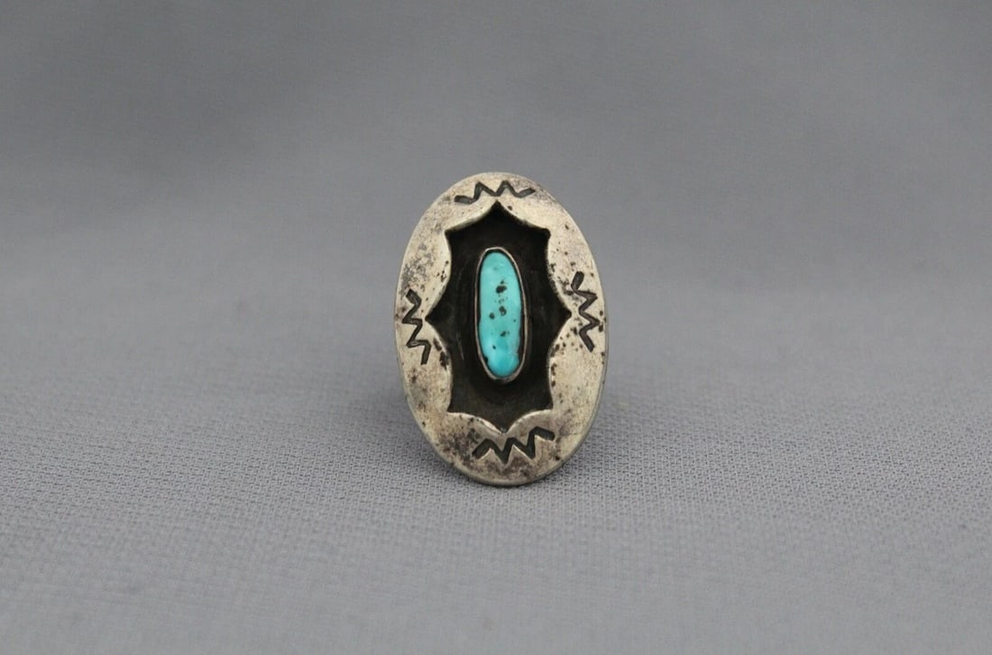 OLD PAWN NAVAJO TURQUOISE RING SIZE 5: OLD PAWN NAVAJO TURQUOISE RING SIZE 5 Item Description: 1 1/8" tall