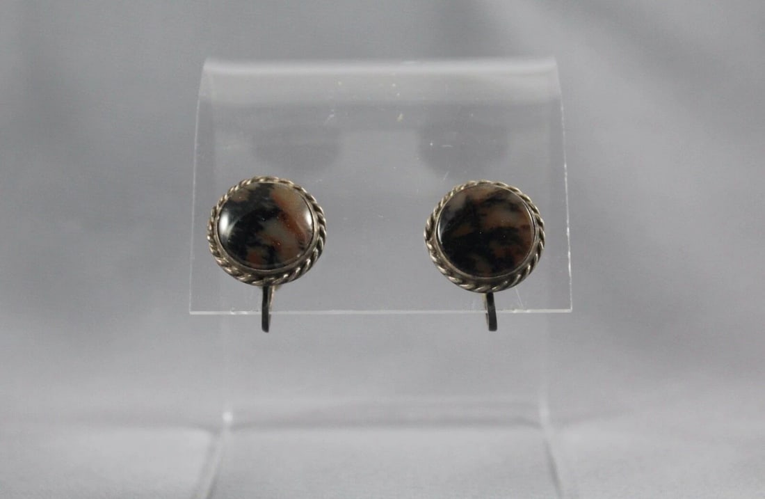 OLD PAWN NAVAJO SCREW BACK EARRINGS: OLD PAWN NAVAJO SCREW BACK EARRINGS Item Description: 5/8”