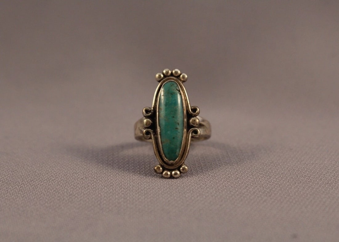 OLD PAWN NAVAJO TURQUOISE RING SIZE 5: OLD PAWN NAVAJO TURQUOISE RING SIZE 5 Item Description: 1” tall