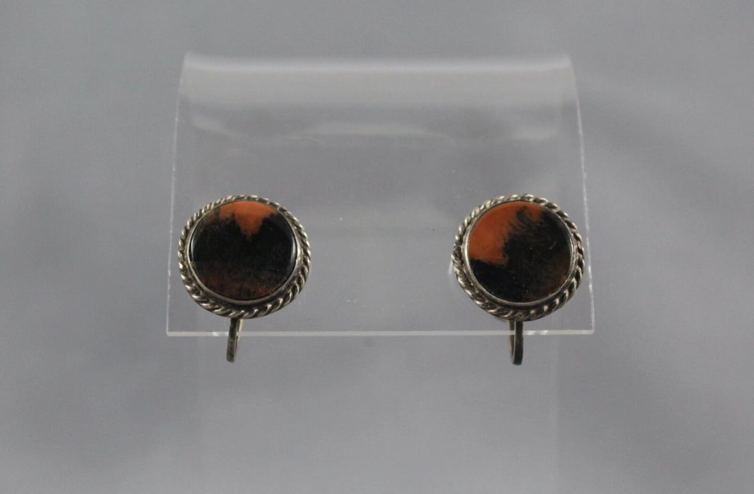 OLD PAWN NAVAJO AGATE EARRINGS: OLD PAWN NAVAJO AGATE EARRINGS Item Description: 5/8”