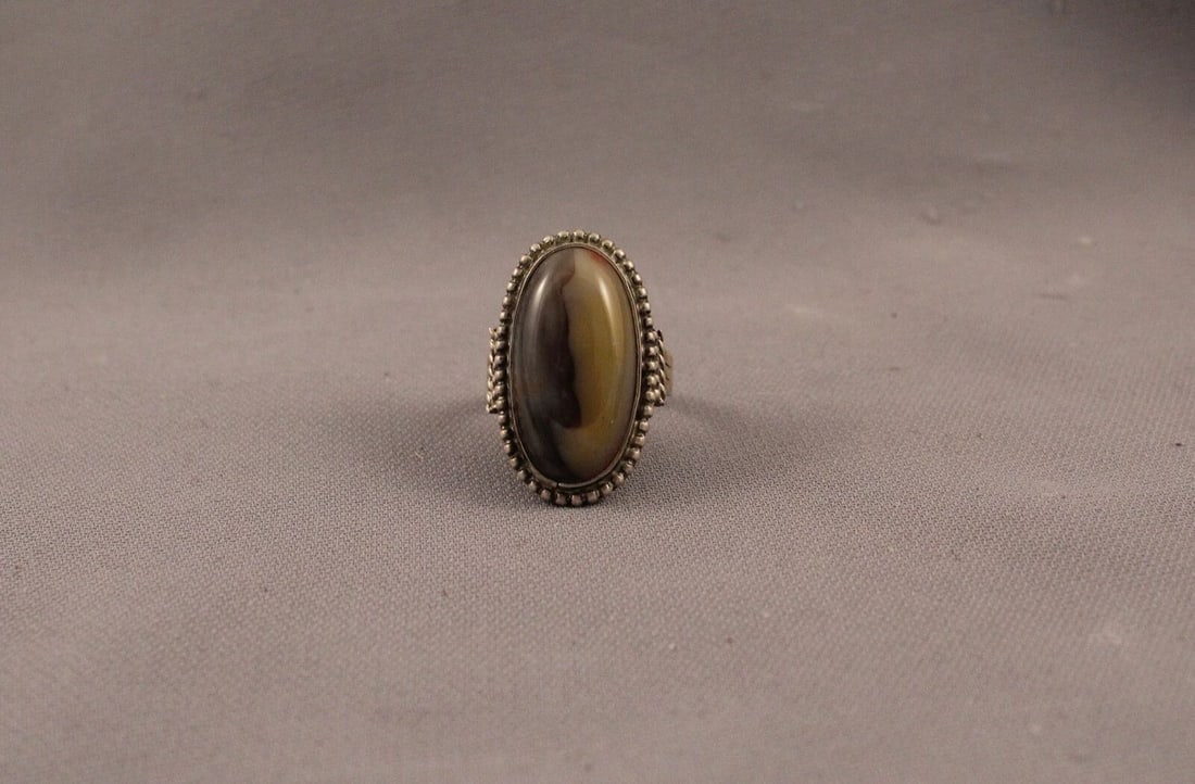 OLD PAWN NAVAJO AGATE RING SIZE 9 1/2: OLD PAWN NAVAJO AGATE RING SIZE 9 1/2 Item Description: 1 1/4" tall