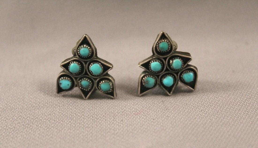 OLD PAWN ZUNI STERLING SILVER AND TURQUOISE EARRINGS: OLD PAWN ZUNI STERLING SILVER AND TURQUOISE EARRINGS Item Description: 3/4" L x 5/8 W