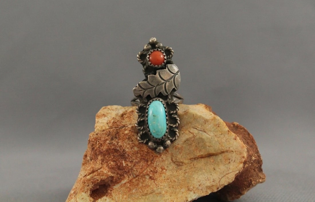 OLD PAWN NAVAJO TURQUOISE AND CORAL STERLING RING SIZE 4 1/8: OLD PAWN NAVAJO TURQUOISE AND CORAL STERLING RING SIZE 4 1/8 Item Description: 1 3/8" Tall