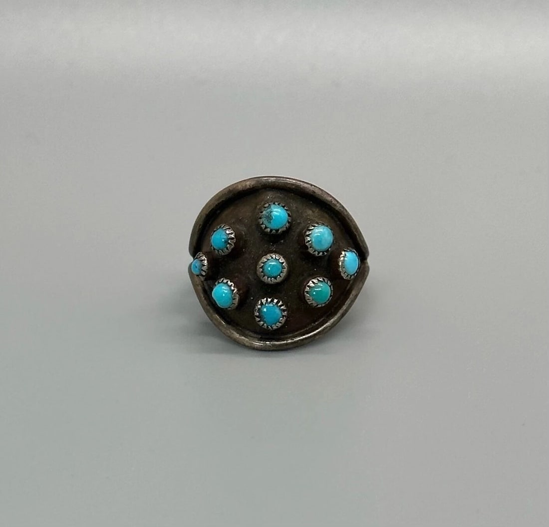OLD PAWN ZUNI STERLING SILVER AND TURQUOISE RING SIZE 5 1/4: OLD PAWN ZUNI STERLING SILVER AND TURQUOISE RING SIZE 5 1/4 Item Description: 3/4 " Tall
