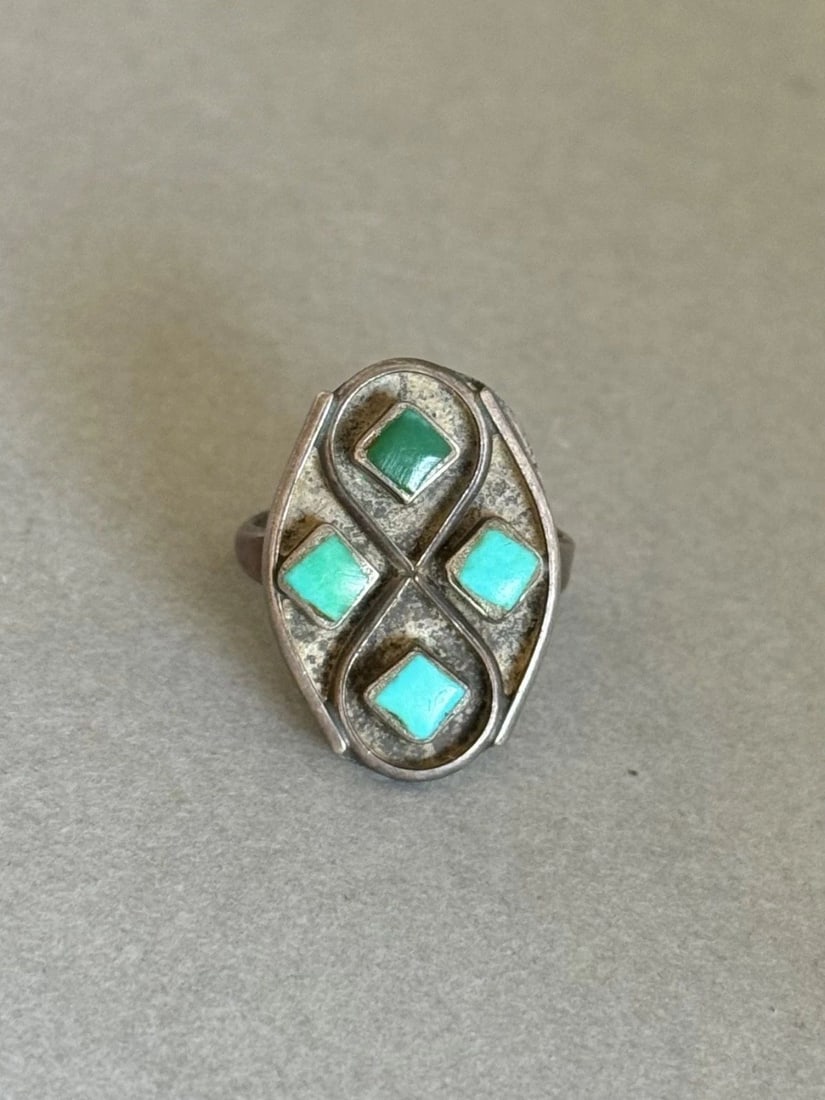 OLD PAWN ZUNI STERLING SILVER AND TURQUOISE RING. SIZE 5: OLD PAWN ZUNI STERLING SILVER AND TURQUOISE RING. SIZE 5 Old Pawn Zuni Sterling Silver and Turquoise Ring. Size 5 1"