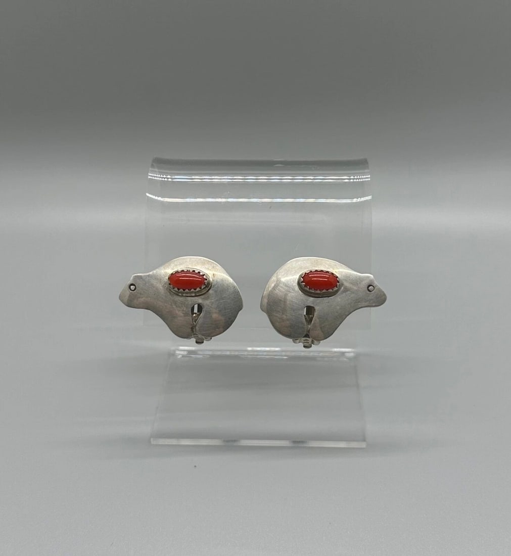 OLD PAWN NAVAJO INDIAN EARRINGS - SILVER BEAR CORAL STONE - FOSTER YAZZIE - 1": OLD PAWN NAVAJO INDIAN EARRINGS - SILVER BEAR CORAL STONE - FOSTER YAZZIE - 1" Item Description: This pair of vintage Navajo earrings measure 1 1/8" across by 3/4" tall. They are signed by the artist,