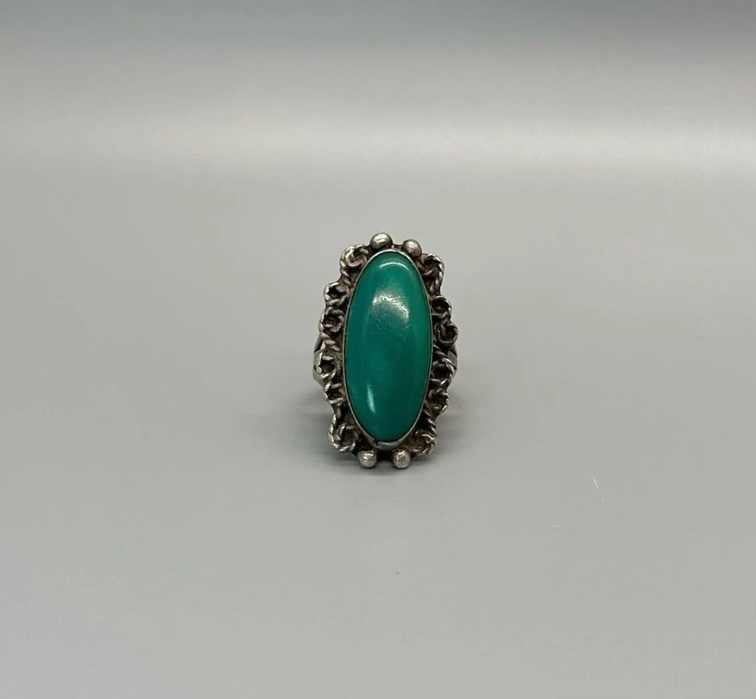 OLD PAWN NAVAJO MALACHITE RING SIZE 7: OLD PAWN NAVAJO MALACHITE RING SIZE 7 Item Description: 1 1/4 " Tall