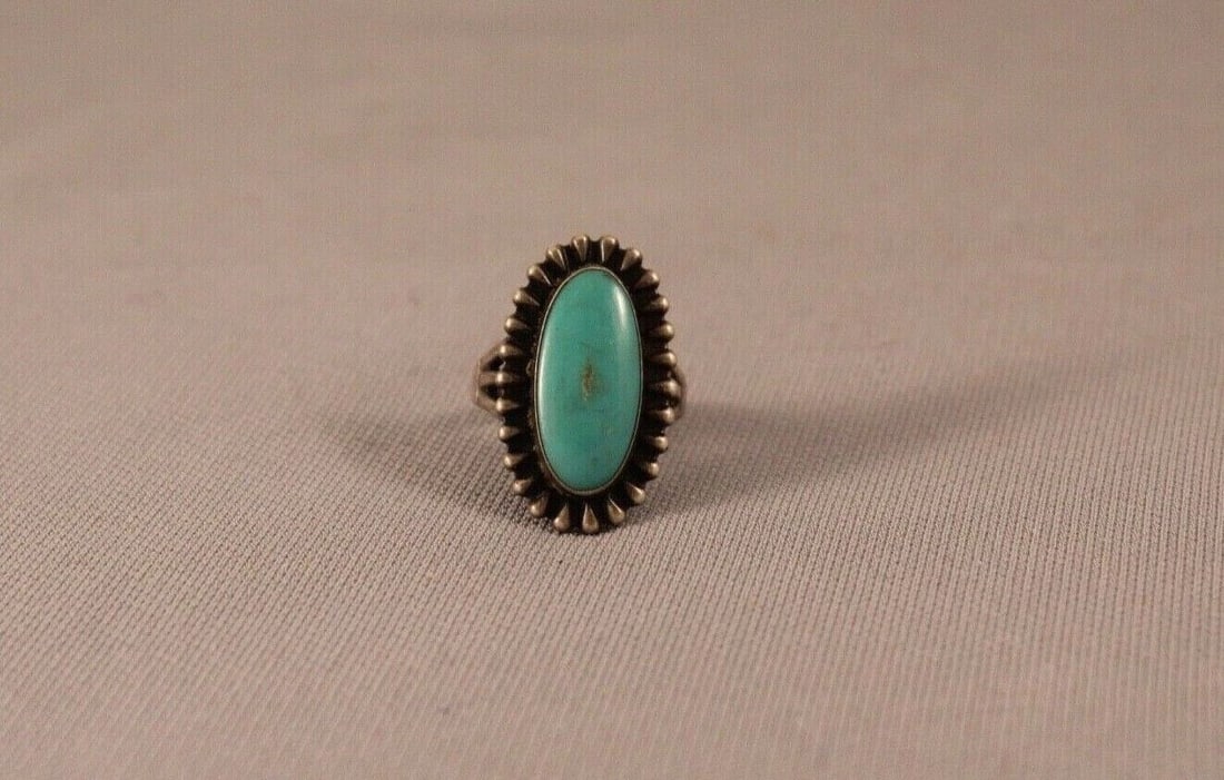 OLD PAWN NAVAJO STERLING AND TURQUOISE RING SIZE 6 3/4: OLD PAWN NAVAJO STERLING AND TURQUOISE RING SIZE 6 3/4 Item Description: 1 1/8" tall P